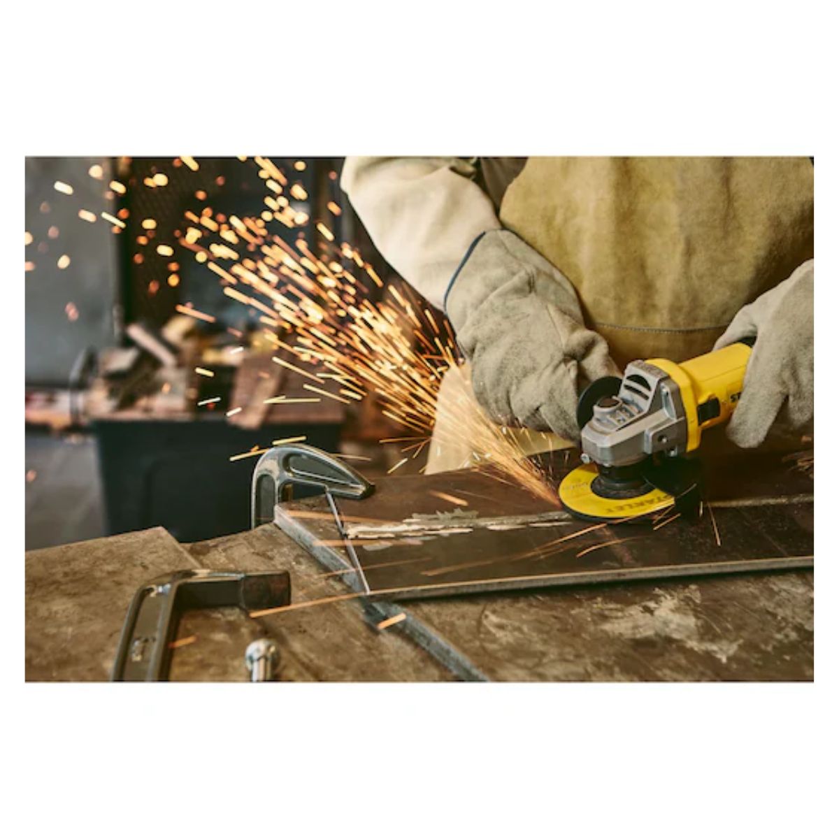 Esmeril Angular 4.5" 750W – Stanley SG7115