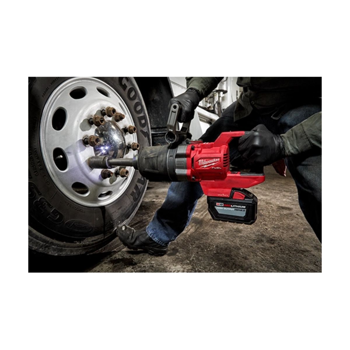 Llave de Impacto a Batería M18 FUEL 1" Alto Torque Mango D 2869-22HD - Ferretería - Aripaty